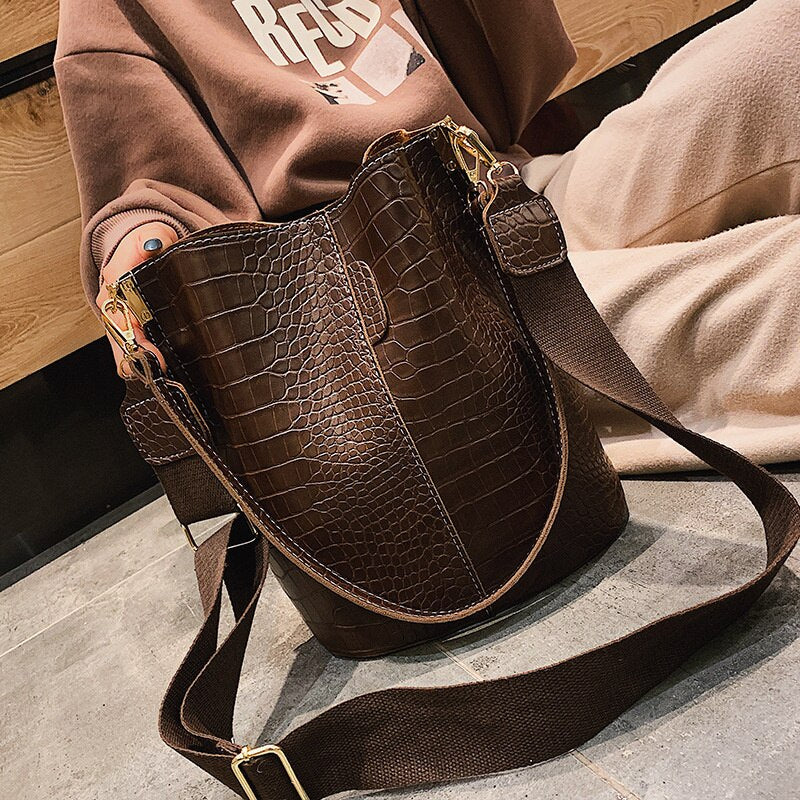 Bucket sales shoulder bag